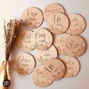 Disque bébé mois de Naissance en bois personnalisé